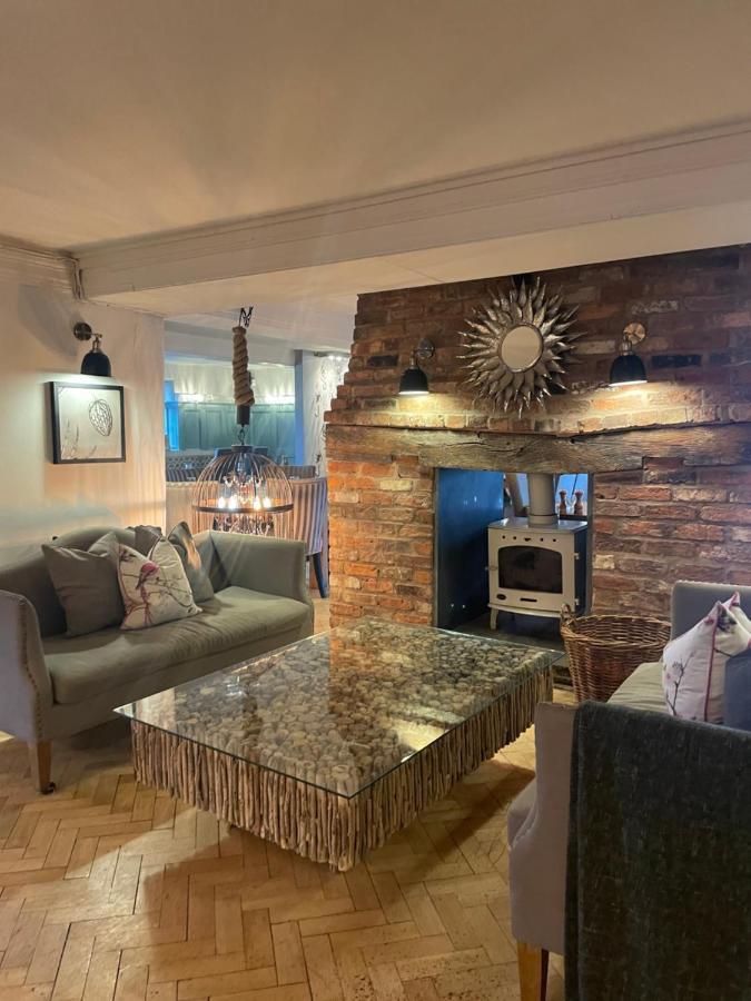 The Wheatsheaf Inn Onneley المظهر الخارجي الصورة